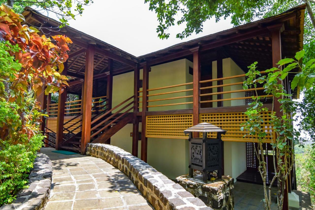 Popa Mountain Resort Mount Popa Exterior photo